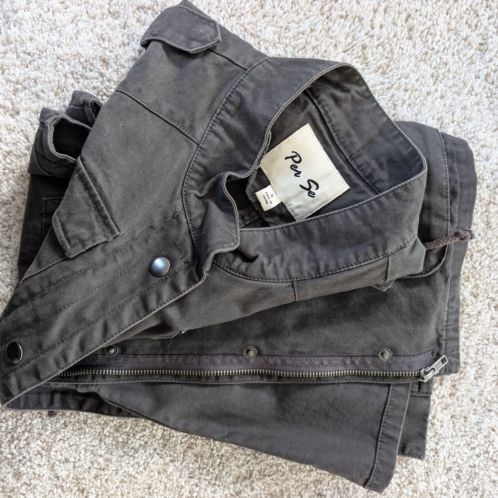 Grey Vest by Per se